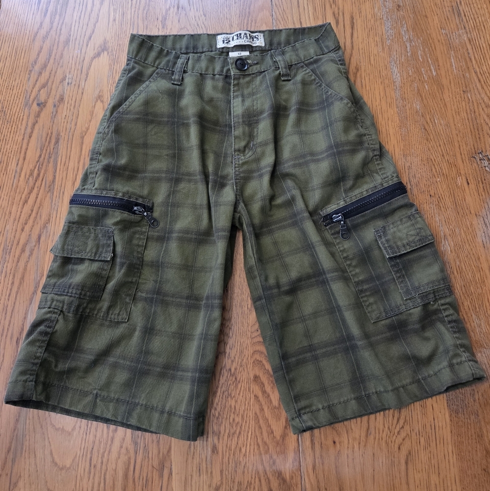 Boys Chaps Plaid Olive Cargo Shorts. Size 12. FFCP